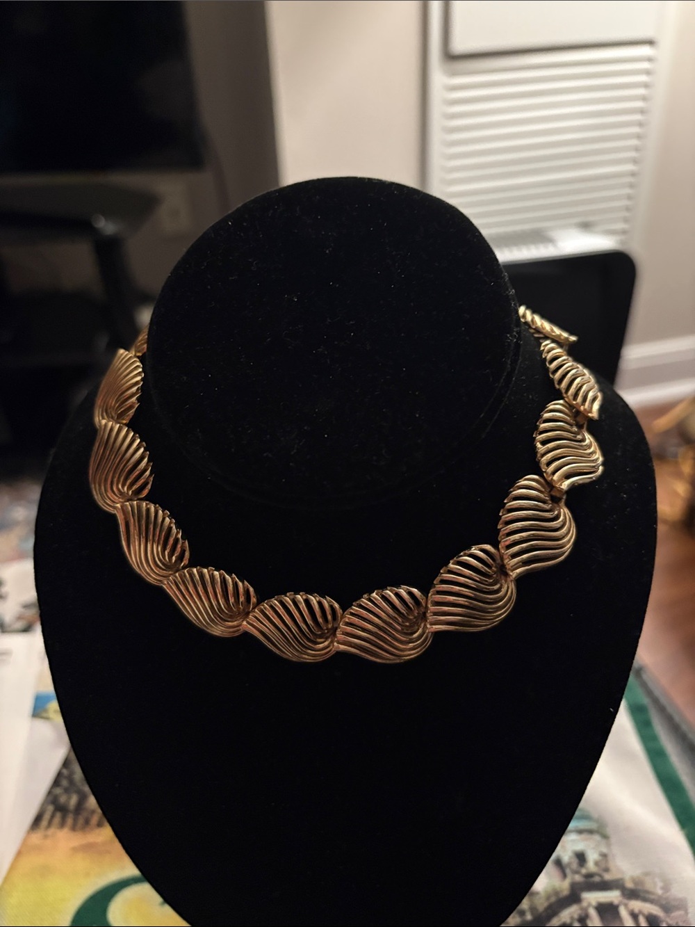 Napier Gold tone Sculpted Wave Link Necklace - 1980- 1990 Number 4084 - Picture 6 of 9